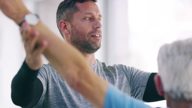 How Physio Supports Healthy Movement Patterns During Daily Activities to Reduce Pain